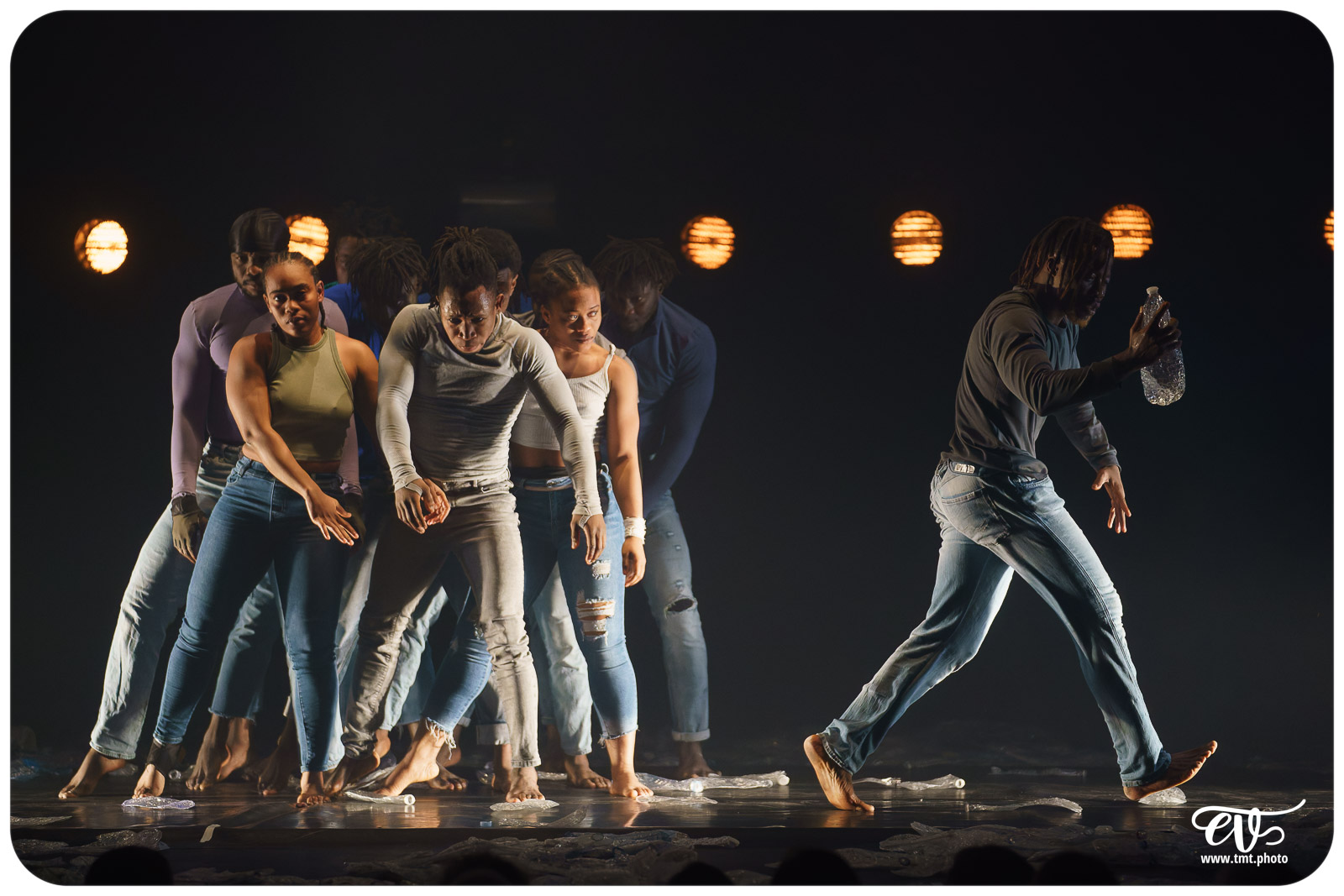 YÉ ! (L'EAU) (CIRCUS BAOBAB)